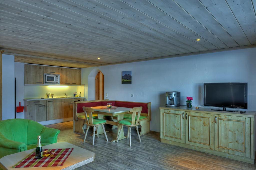 Ferien-Schloessle Michaela Apartment Рицлерн Стая снимка