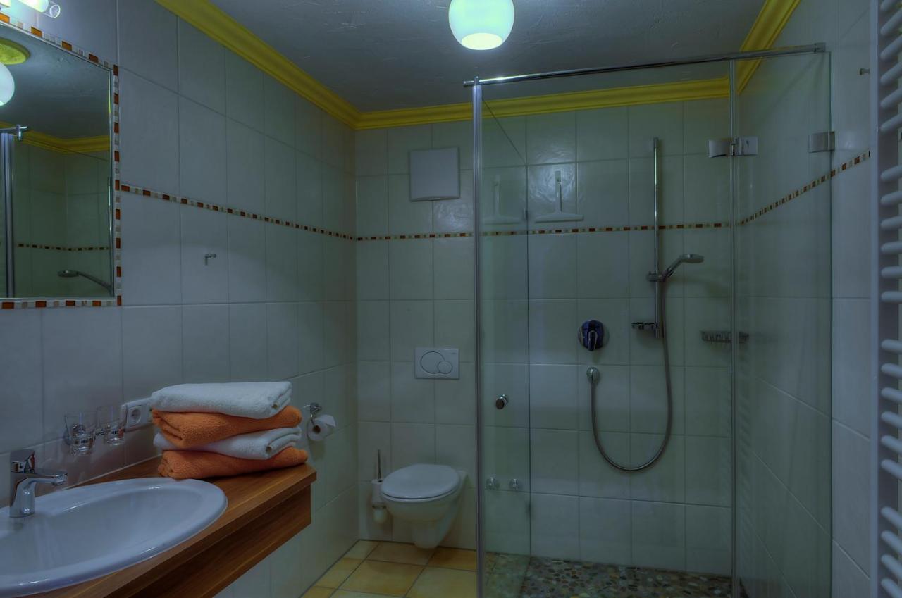 Ferien-Schloessle Michaela Apartment Рицлерн Стая снимка