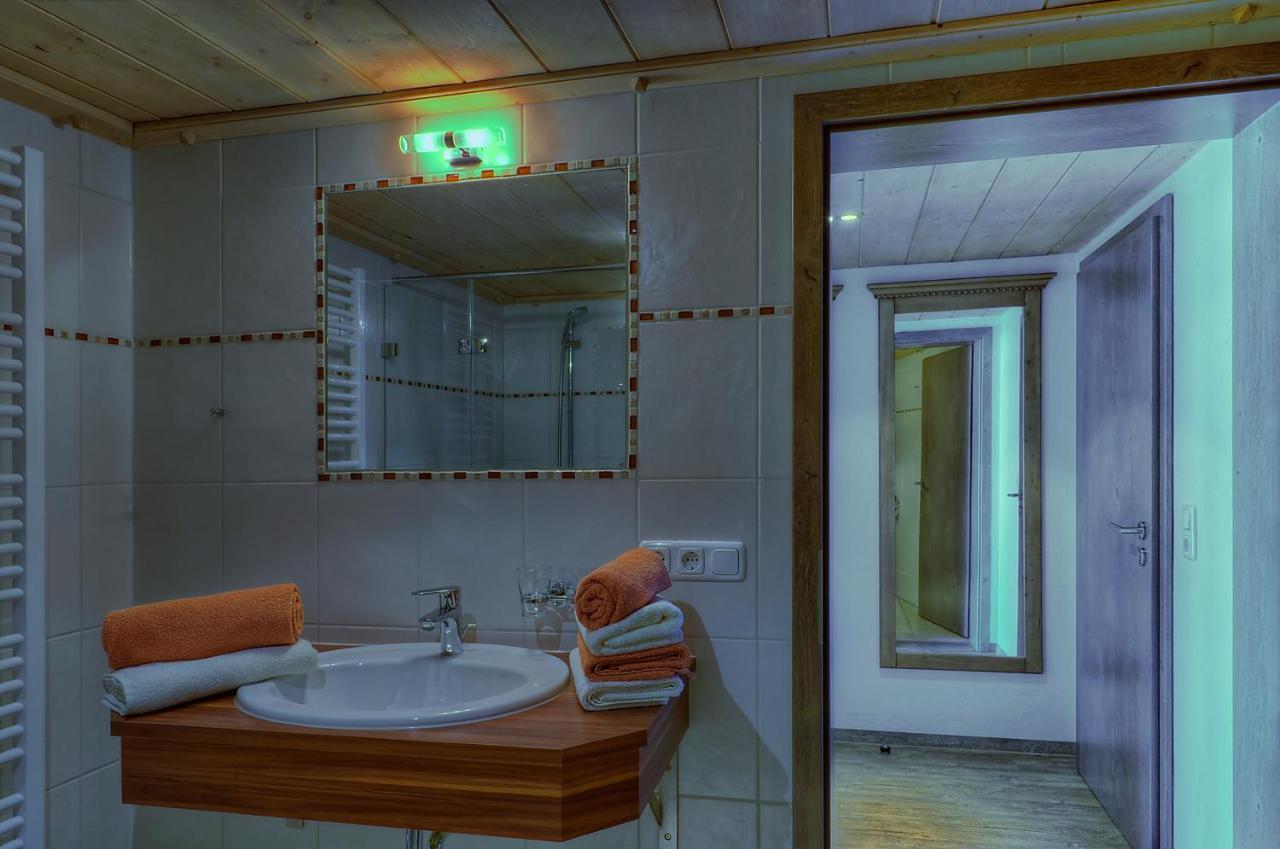 Ferien-Schloessle Michaela Apartment Рицлерн Стая снимка